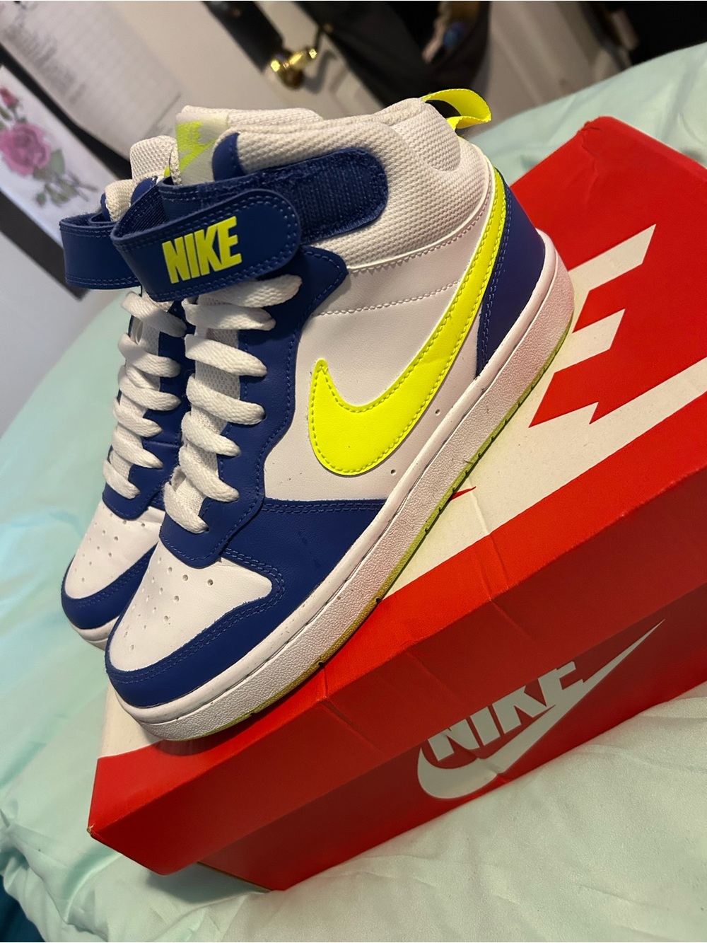 Nike Kids Mid-Top Sneakers in White / Blue / Volt EUC worn once like new!